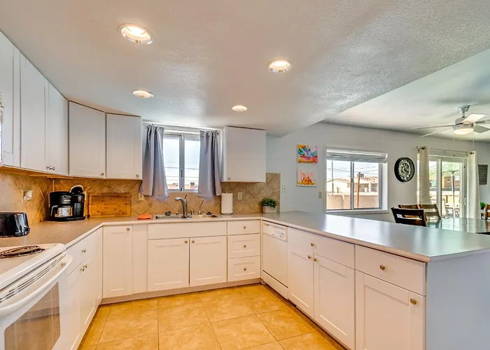 2 Mi To Havasu: Pet-friendly Holiday home *